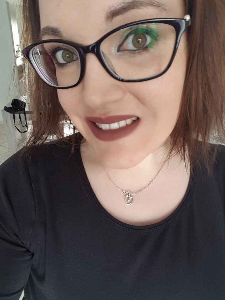 Nouvel essai maquillage avec paillette ivoire et rouge a lèvre sephora sans transfert - 3