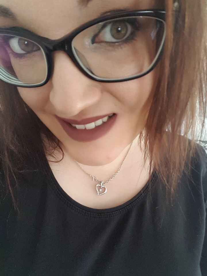 Nouvel essai maquillage avec paillette ivoire et rouge a lèvre sephora sans transfert - 4