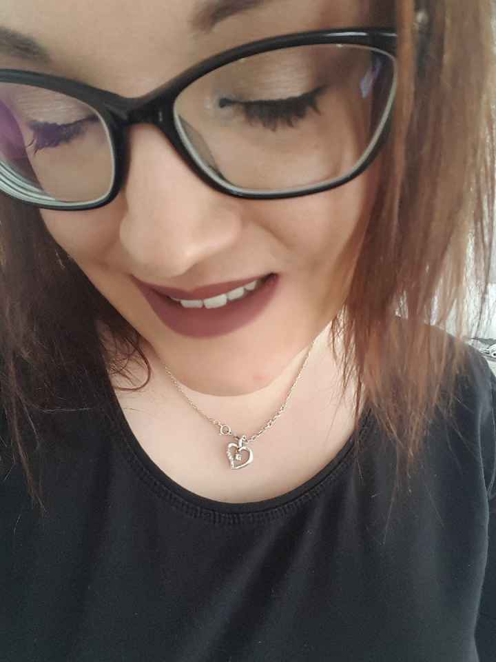 Nouvel essai maquillage avec paillette ivoire et rouge a lèvre sephora sans transfert - 5