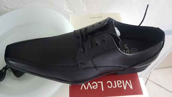 ça y est chéri a fini de perfectionner sa tenue - 1