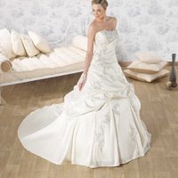 ma robe ivoire varsovie