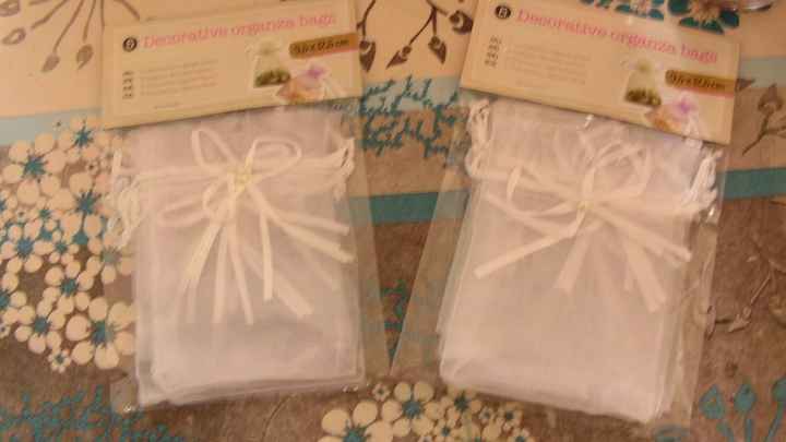 Pochons pour dragées blancs (je n'en avais déjà des bordeaux)