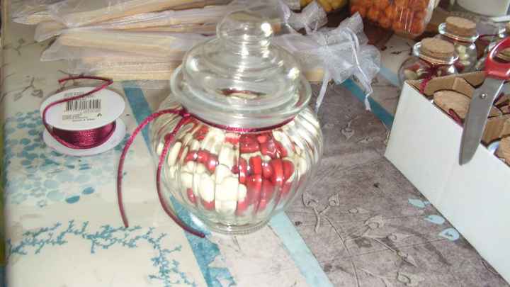 Bonbonnière avec des dragées