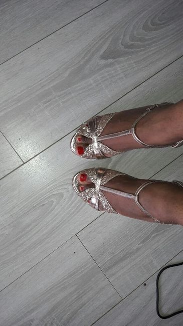 👗 la robe 👰 le voile👠 les shoes 12