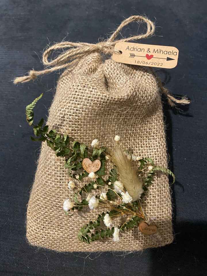 Deco des sachets pour les cadeaux des invités - 1