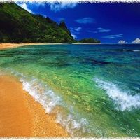 plage de sable fin et eau turquoise