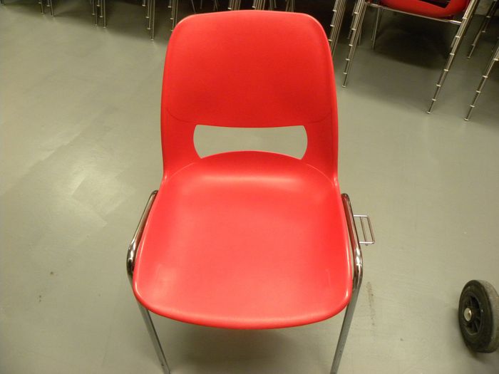 les chaises rouges l'horreur