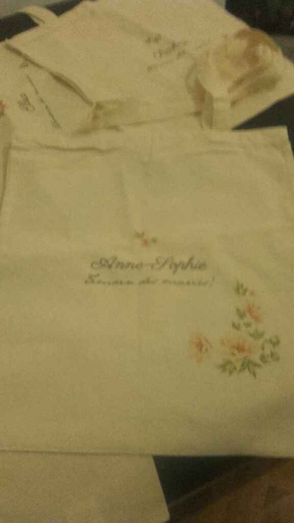 Les cadeaux aux temoins - 1