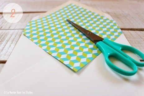 Diy personnalisé ses enveloppes - source : la mariée sous les étoiles