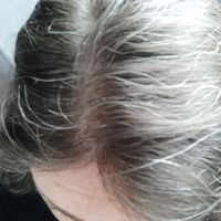 Comment faire de mes cheveux blancs un allié beauté lors de mon mariage ? - 1