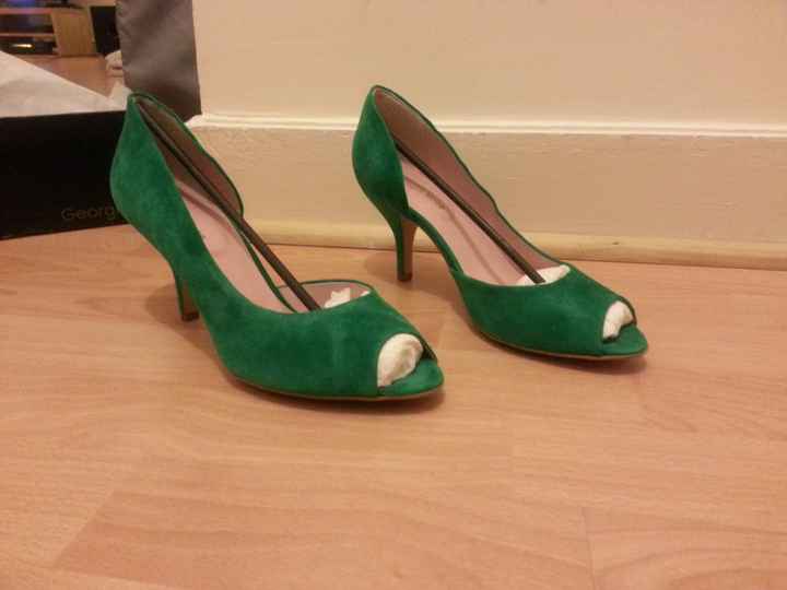 Chaussures couleur robe ou dépareillées - 1