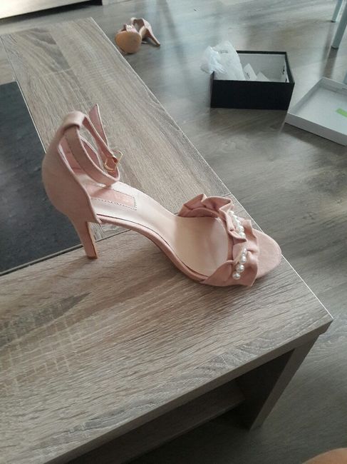 Robe demoiselle dhonneur de ma fille et ses chaussures - 3