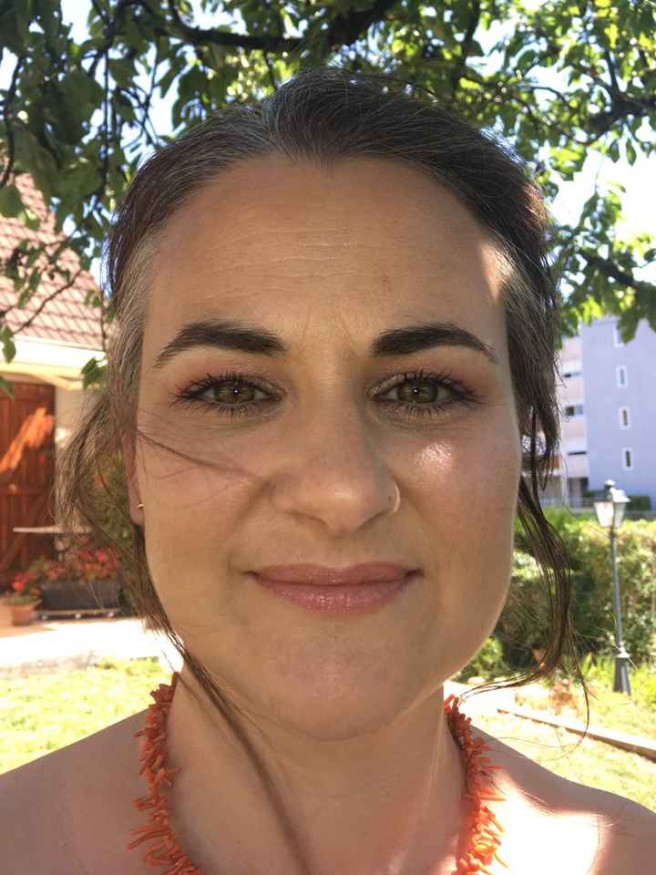 Maquillage de la tante à mon homme - 2