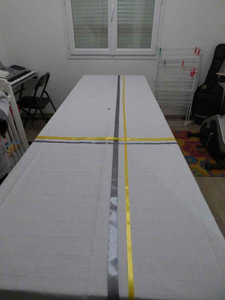 chemin de table rubans satin jaune et gris