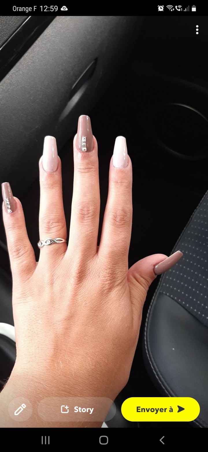 Quelle couleur de vernis vous porteriez en tant qu'invitée ? 💅 - 1