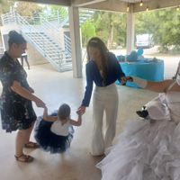 Les petites sœurs avec la nièce de la mariée