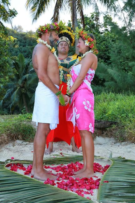 Danseurs/danseuses et musiciens tahitiens Maine et Loire (49) - 1