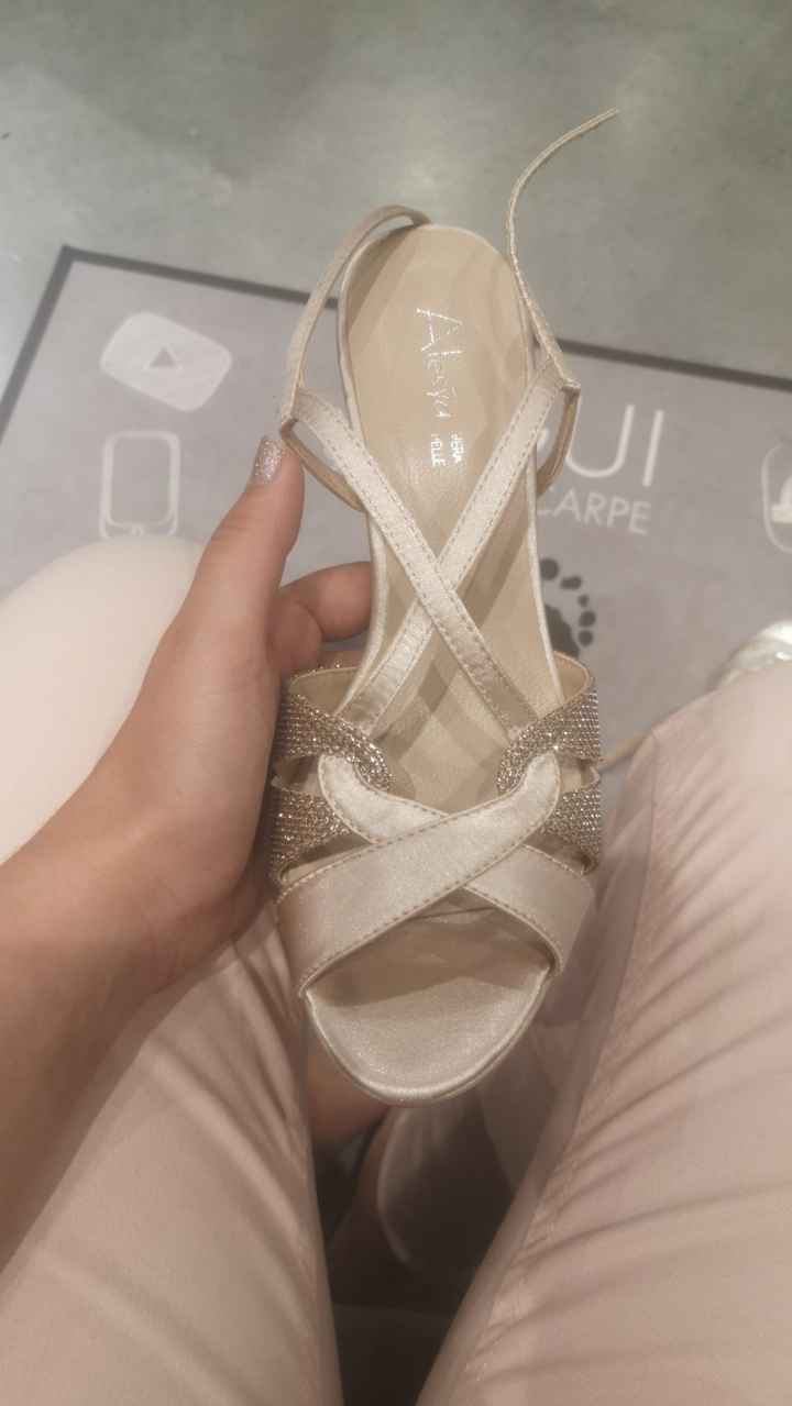 Avis !! Chaussures champagne & robe blanche, ça passe ? - 2