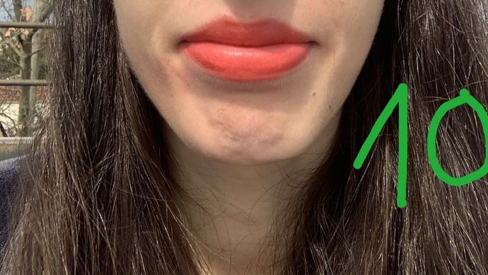 10 teintes de rouge à lèvres à l'essai à la lumière naturelle 11