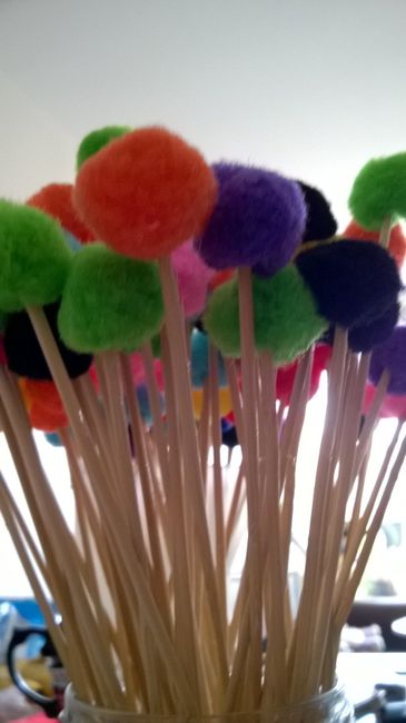 pompons pour l'allée de la cérémonie laïque