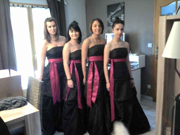 1rr essaie des filles d'honneur