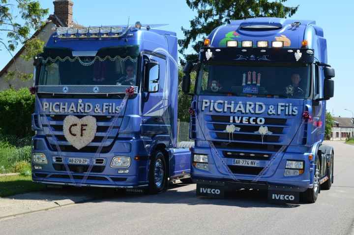 les 2 camions décorés