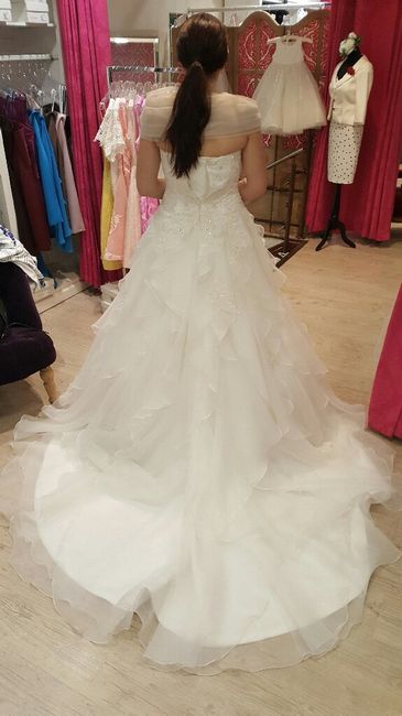 Le bonheur de retrouver sa robe - 1