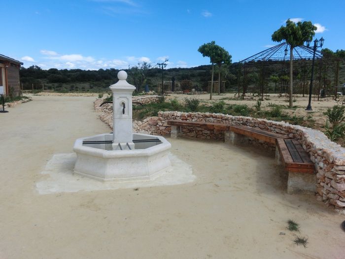 L'Enclos des Fontaines du MAS DIEU 