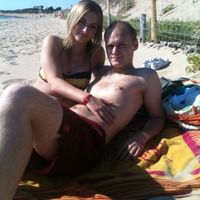 toujours nous deux sur la plage au debut de notre relation!!!