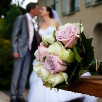 Les mariés et le bouquet
