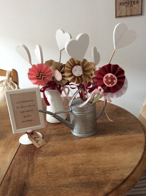 Bouquets cocardes avec cœurs