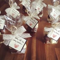 Petits paquets de chocolats en coeur