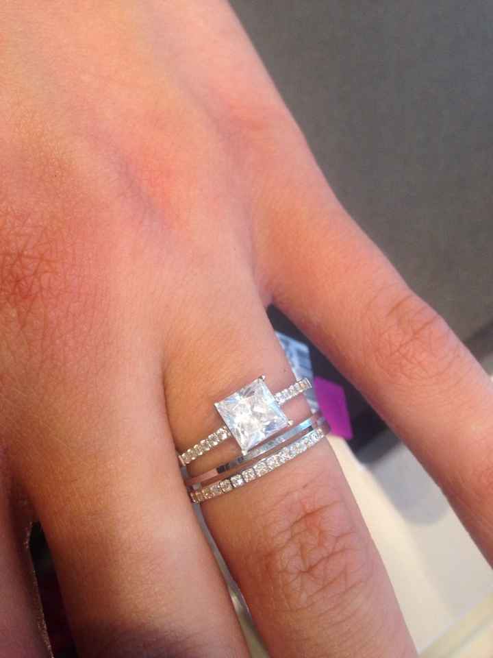 Allez-vous accorder votre alliance avec votre bague de fiançailles ? - 1