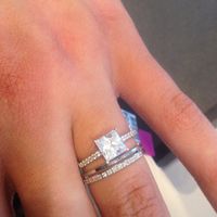 Allez-vous accorder votre alliance avec votre bague de fiançailles ? - 1