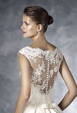 Robes dos dentelle - 1