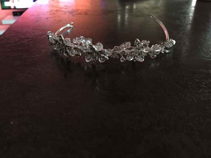 Les nouvelles boucles d'oreilles et mon serre tete - 1