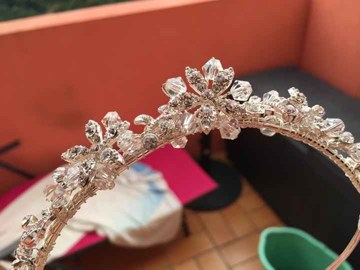 Les nouvelles boucles d'oreilles et mon serre tete - 1