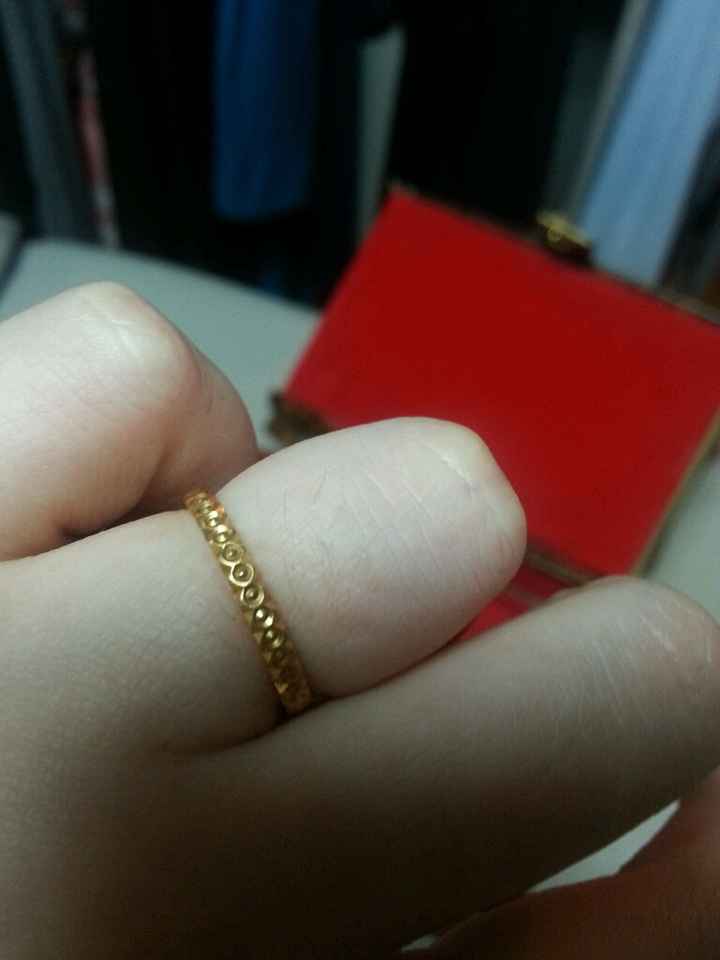 Qui porte une bague de famille ? - 1