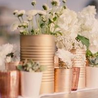 boite de conserve et fleur