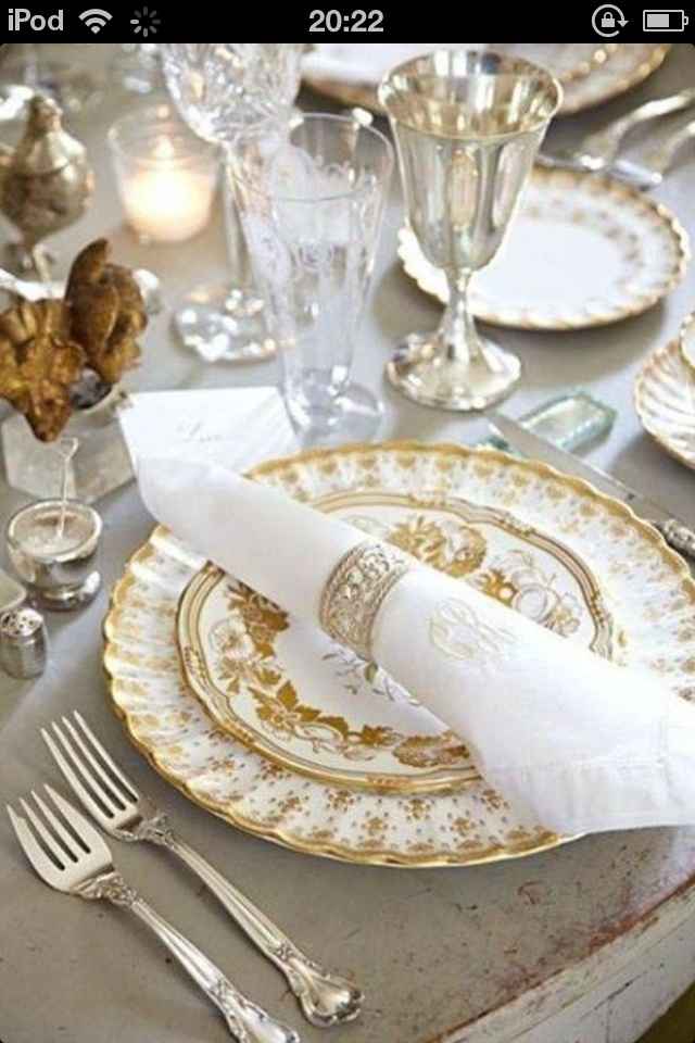 Deco de table : Comment pliez vous les serviettes pour un style classe? - 1