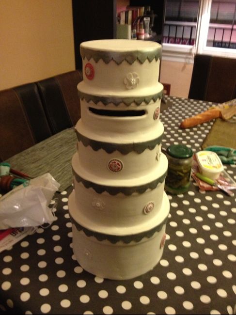 l'urne en forme de wedding cake