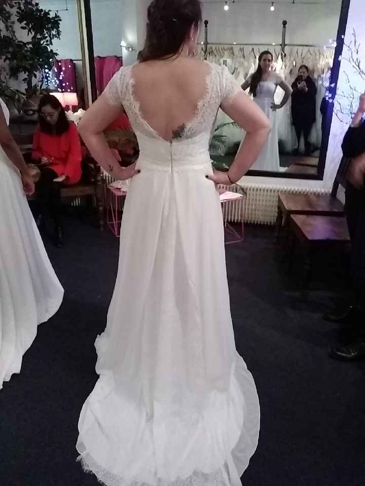 Bout de tatouage qui dépasse - 1