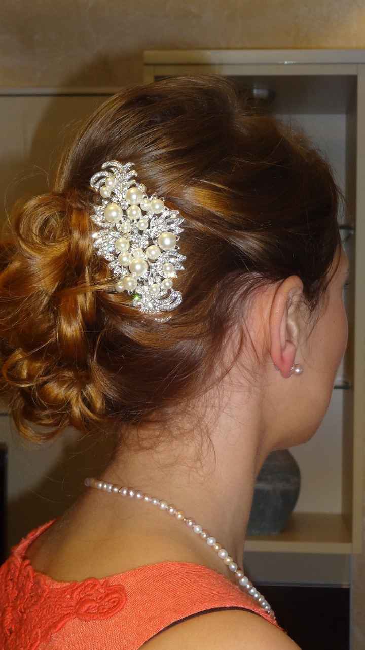 avec la broche du côté gauche 