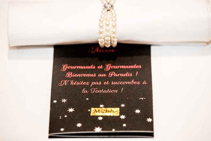 Serviette avec bracelet bijoux 
