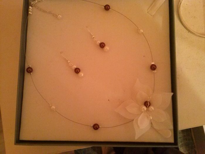 collier et boucle d'oreille 