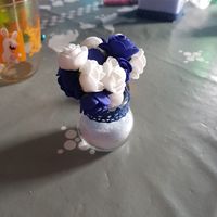 Déco de table blanche et bleu thème roi / royal - 2