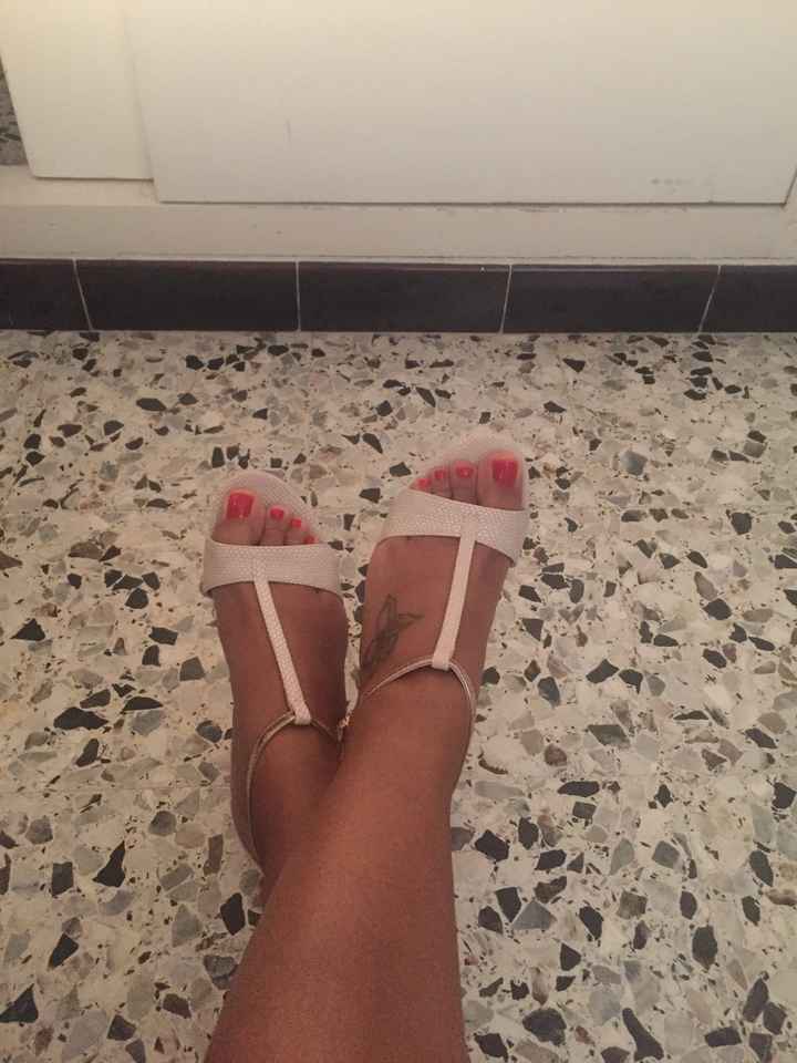 La paire de chaussures - 2