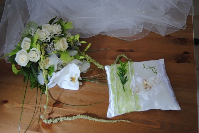 bouquet et coussin