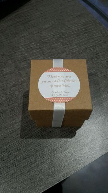 Contenant à dragées - 1