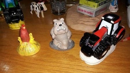 poule chien tracteur
